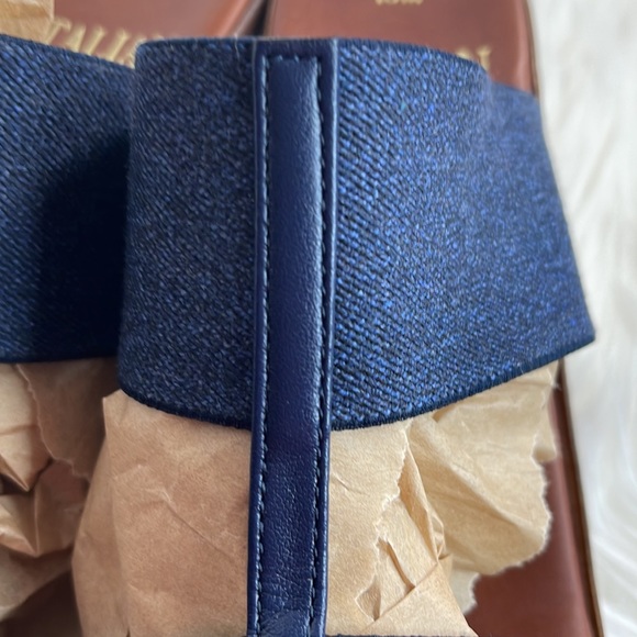 Women’s Italian Shoe Makers sandals denim blue SZ 10M elastic 3.5 in wedge - Picture 9 of 9
